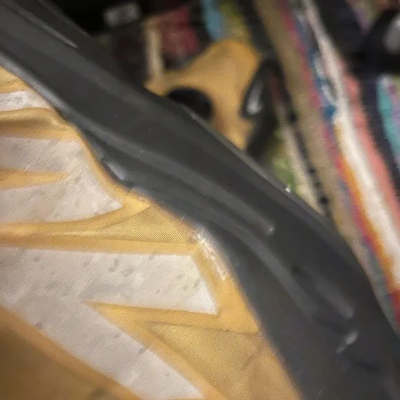 Yeezy 700 MNVN - Picture 7 of 9
